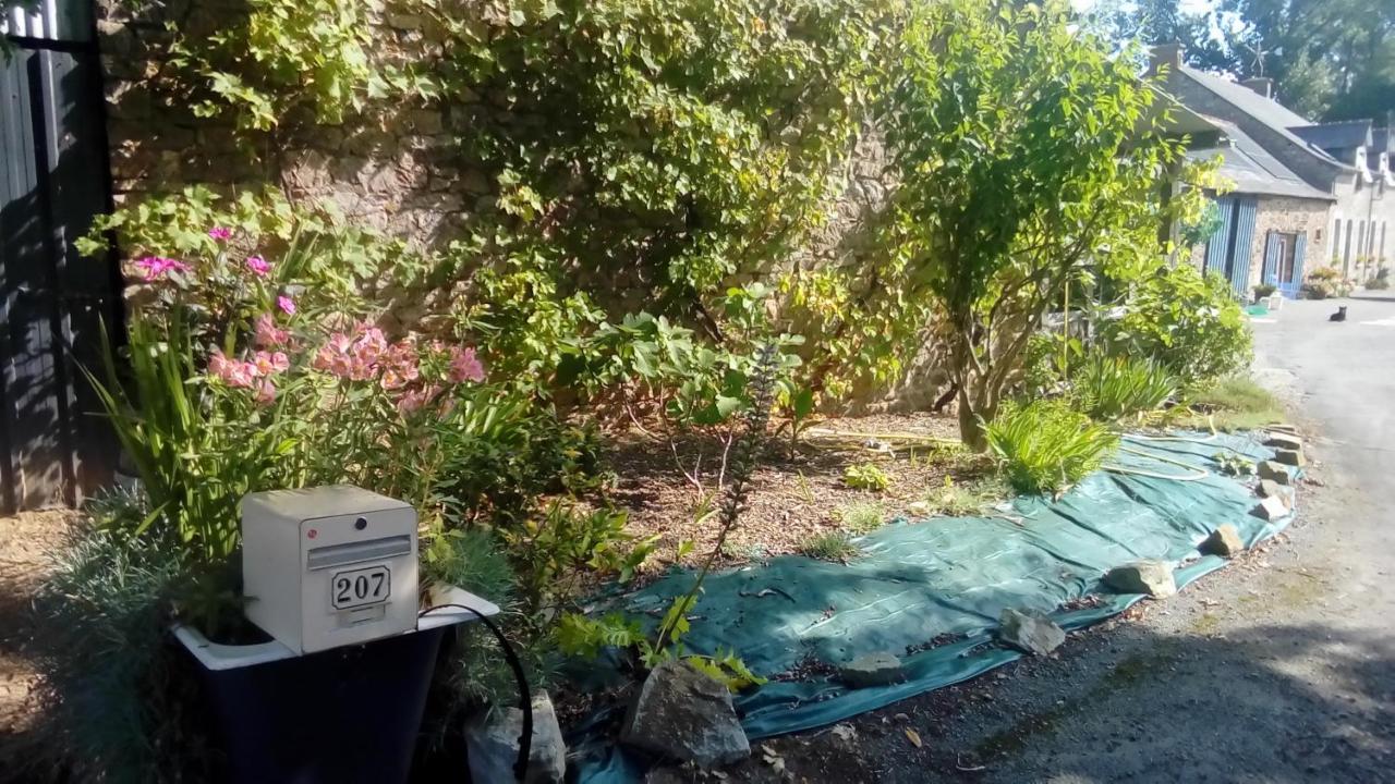 Balaze Bienvenue Chez Joelle Et Andre Au 207 Bed & Breakfast エクステリア 写真